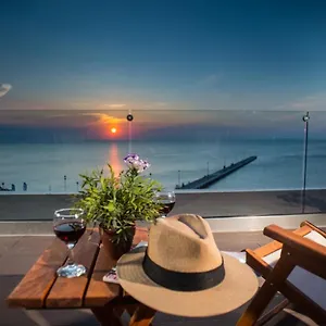 Vento Di Mare Апартаменты Переа